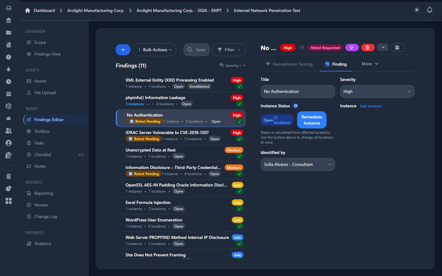 Hexecution two-panel findings editor with a findings list, per-instance status, severity, identified-by, and rich-text description and recommendation fields